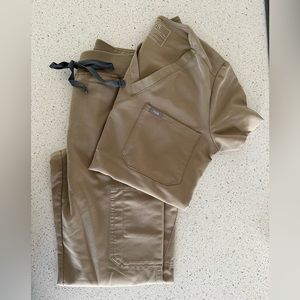 Figs Womens Scrub Set